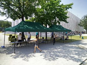 Kassel Documenta Falt-Zelte vor Pantheon