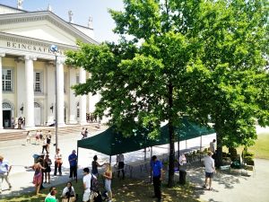 Kassel Fridericianum mit Faltzelten